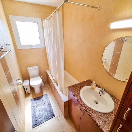 Christina's Mezoneta House With A Swimming Pool Dherinia